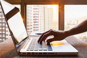 对投标人的证书要求能以制造商的取代吗