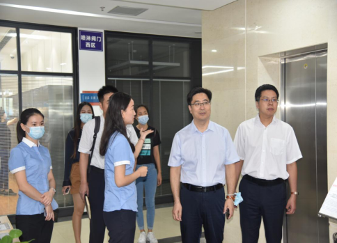 《中国招标》杂志社社长张松伟一行到陕西省公共资源交易中心调研