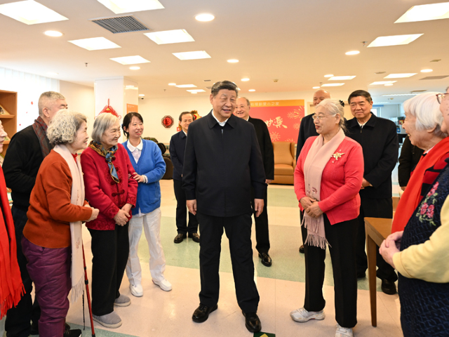 习近平：“老”是我们的财富，“小”是我们的未来