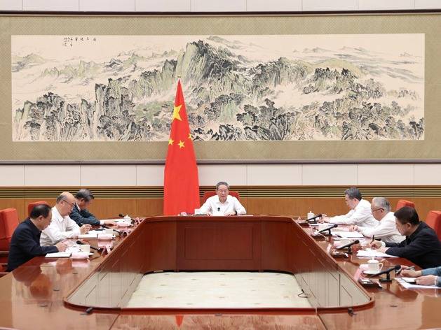 李强主持召开国务院党组会议