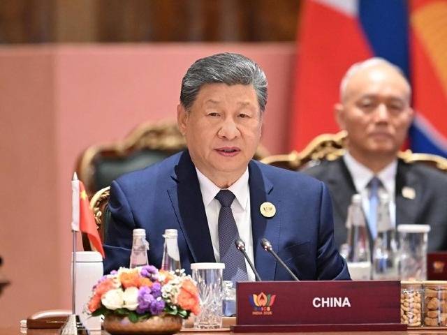 习近平出席金砖国家领导人第十八次会晤第二阶段会议并发表重要讲话