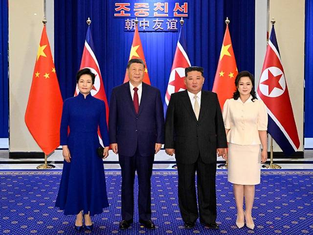习近平出席金正恩举行的欢迎宴会